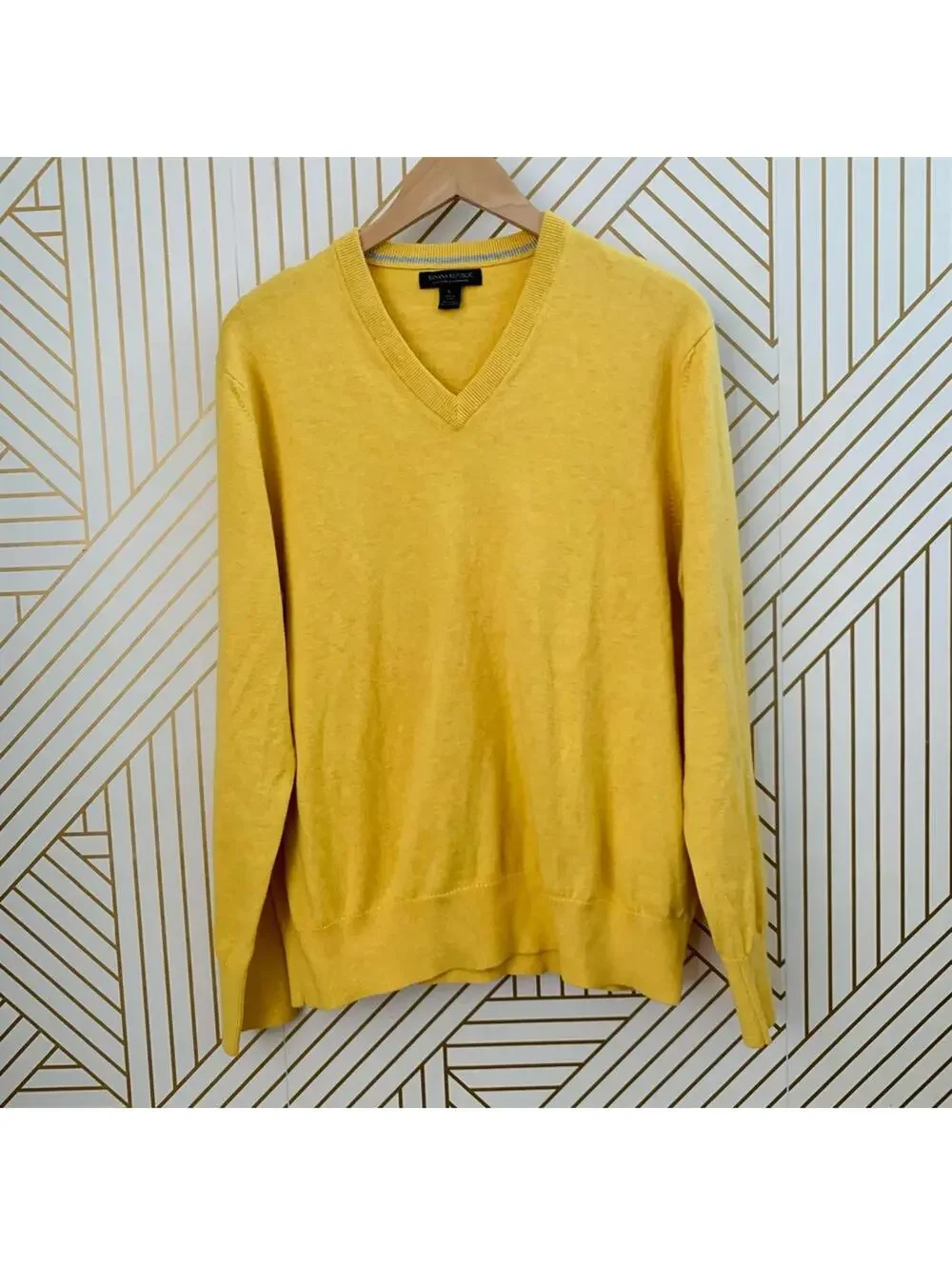 Banana Republic Cotton Cashmere blend saffron v neck sweater yellow gold L